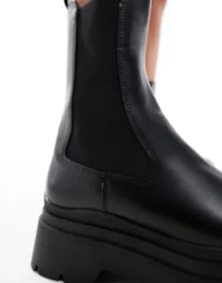 Bershka Cleated Sole Chunky Chelsea Boots In