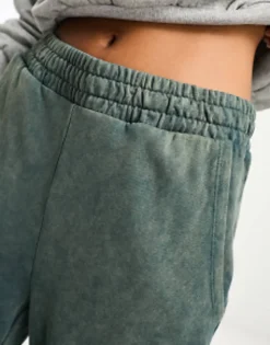 Bershka Wide Leg Joggers In Acid Wash