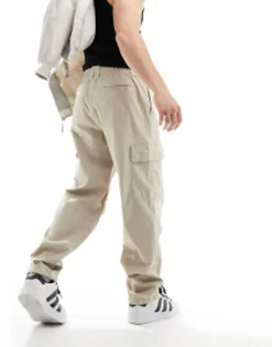Calvin Klein Jeans Essential Regular Cargo Pants In Taupe