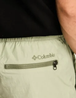 Columbia Doverwood Crinkle Utility Shorts In