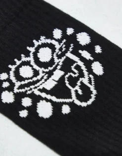Design 2 Pack Sports Socks In Black And White With Spongebob Design