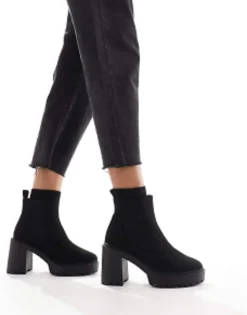 Design Elma Heeled Chunky Chelsea Boots In