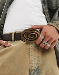 Design Faux Leather Belt With Statement Buckle