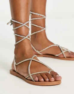 Design Faye Leather Embellished Flat Sandals In