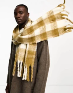 Design Fluffy Scarf In Olive Check