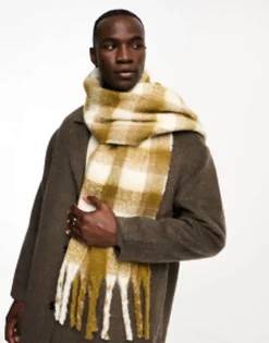 Design Fluffy Scarf In Olive Check
