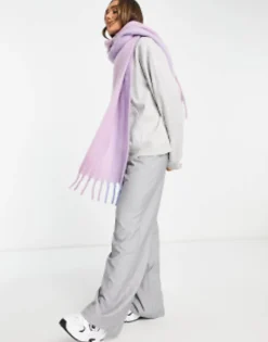 Design Fluffy Tassel Scarf In