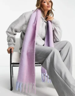 Design Fluffy Tassel Scarf In