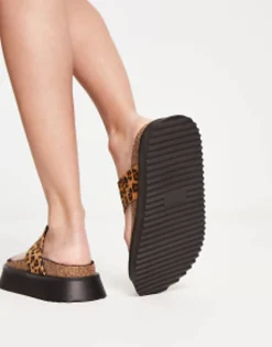 Design Freefall Toe Post Footbed In