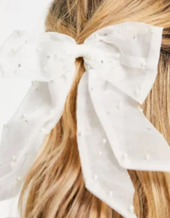 Design Hair Bow In With Pearls