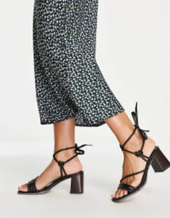 Design Hollow Strappy Tie Leg Mid Heeled Sandals In