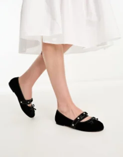 Design Labyrinth Round Ballet With Hardware In Velvet