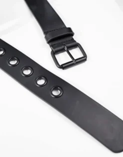 Design Leather Belt With Oversized Eyelets In