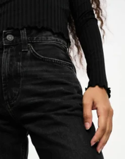 Design Petite Straight Jean In