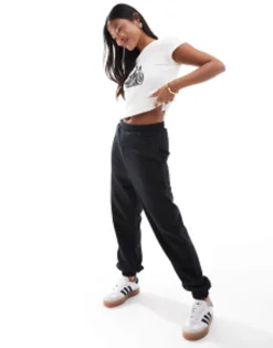 Design Petite Ultimate Jogger Co-Ord In