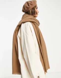 Design Raw Edge Scarf In