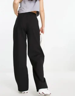 Design Relaxed Dad Trouser In