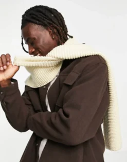 Design Scarf With Chunky Knit In Ecru