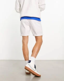 Design Slim Chino Shorts In Mid Length In