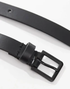 Design Smart Leather Skinny Belt With Matte Buckle In