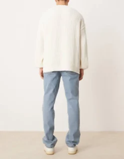 Design Straight Leg Jeans In
