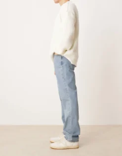 Design Straight Leg Jeans In