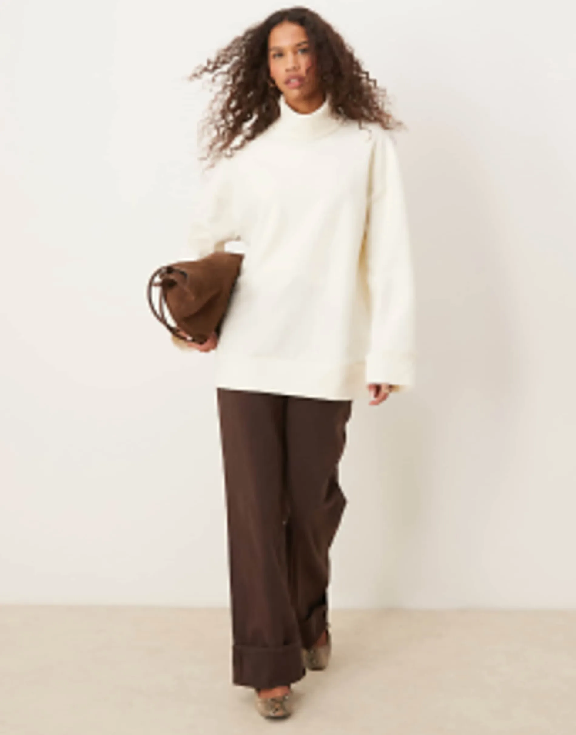 Design Super Soft In Winter White Jogger And Roll Neck