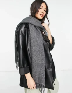 Design Supersoft Scarf With Tassels In