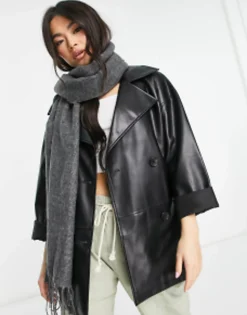 Design Supersoft Scarf With Tassels In