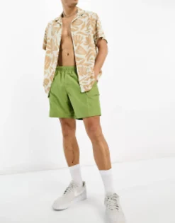 Design Swim Shorts In Mid Length With Cargo Pockets In