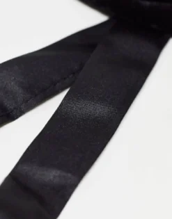 Design Velvet Bow Tie In