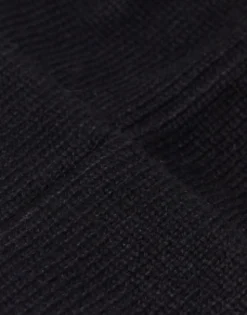 Hunter Beanie With Tab Logo In