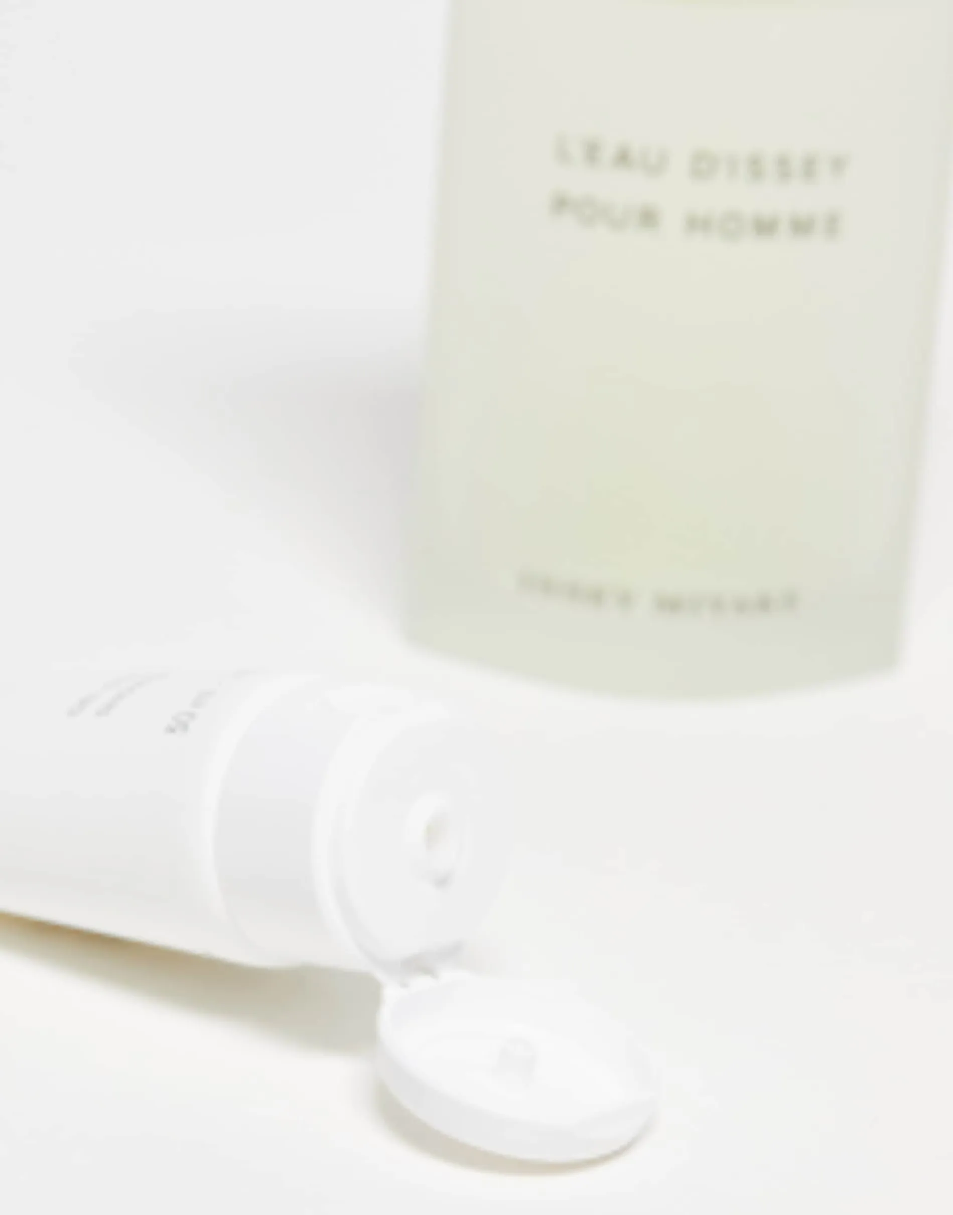 Issey Miyake L'Eau D'Issey Pour Homme Eau De Toilette Spray 75Ml Gift Set