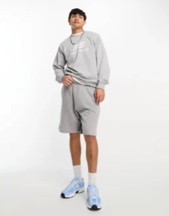 New Balance Essentials Stacked Logo Fleece Crew In