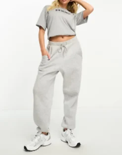 New Balance Relentless Oversized Tee In Grey Marl