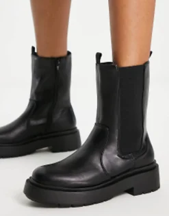 New Look Flat Chunky High Ankle Chelsea Boot In