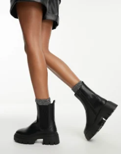New Look Flat Chunky High Ankle Chelsea Boot In