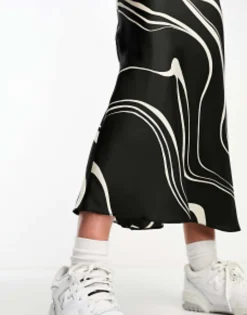 New Look Satin Midi Skirt In Wave Print