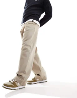 Nike Life Chino Pants In Green