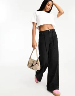 Pull&Bear 2 Pack Boxy Crop T-Shirt In White And