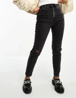 Stradivarius Petite Slim Mom Jean With Stretch And Rip In Washed