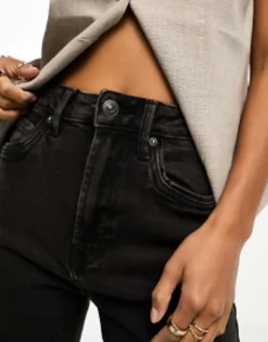Stradivarius Petite Slim Mom Jean With Stretch In