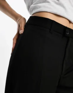 Stradivarius Petite Tailored Straight Trouser In