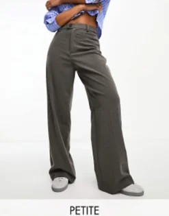 Stradivarius Tailored Straight Trouser In Dark