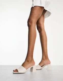 Stradivarius Wide Fit Cross Over Band Chunky Block Heeled Sandal In