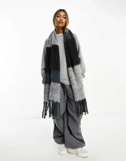 Threadbare Knitted Scarf In