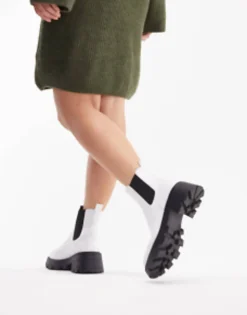 Topshop Wide Fit Bella Chunky Chelsea Boot In